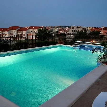 Iztok 招待所 索佐波尔