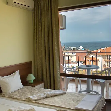 Iztok Guest house *
