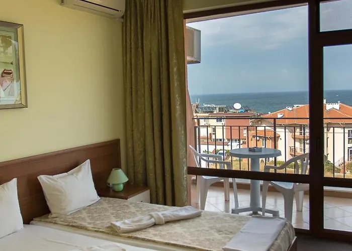 Iztok Guest house 3*