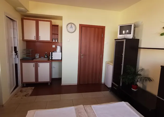 Iztok Къща за гости 3*