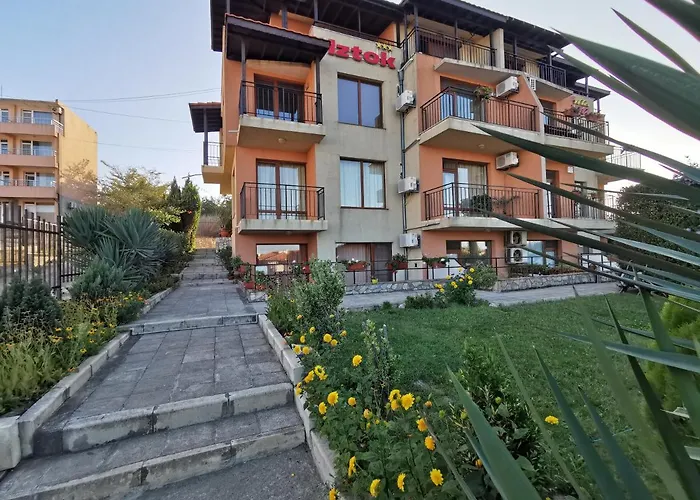 Iztok Къща за гости